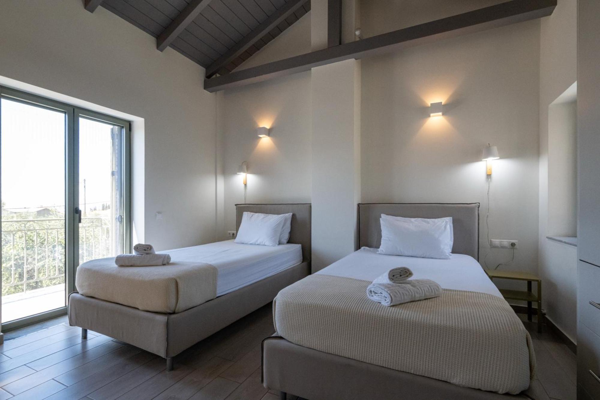 Torri Di Pietra Stoúpa Quarto foto